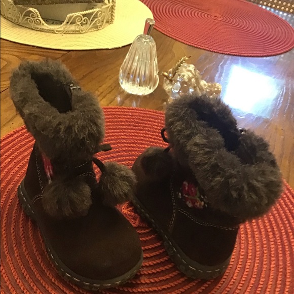 Arizona brown suede boots with pompous size 5 suede flowers warm school … - Picture 6 of 12